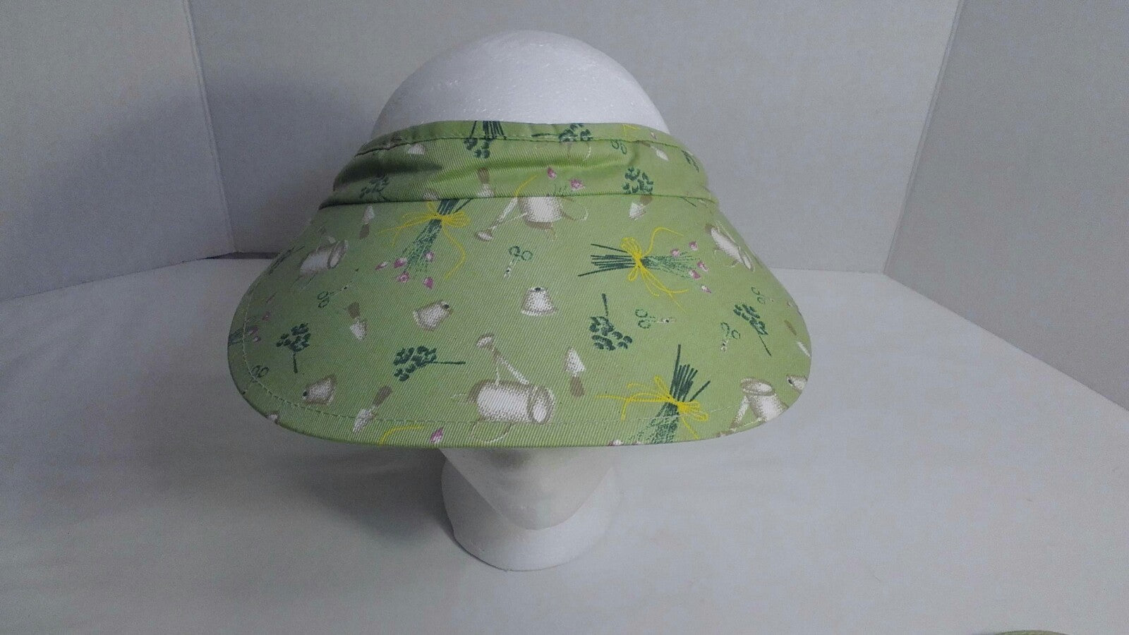 Garden Visor and Apron by Mid West New