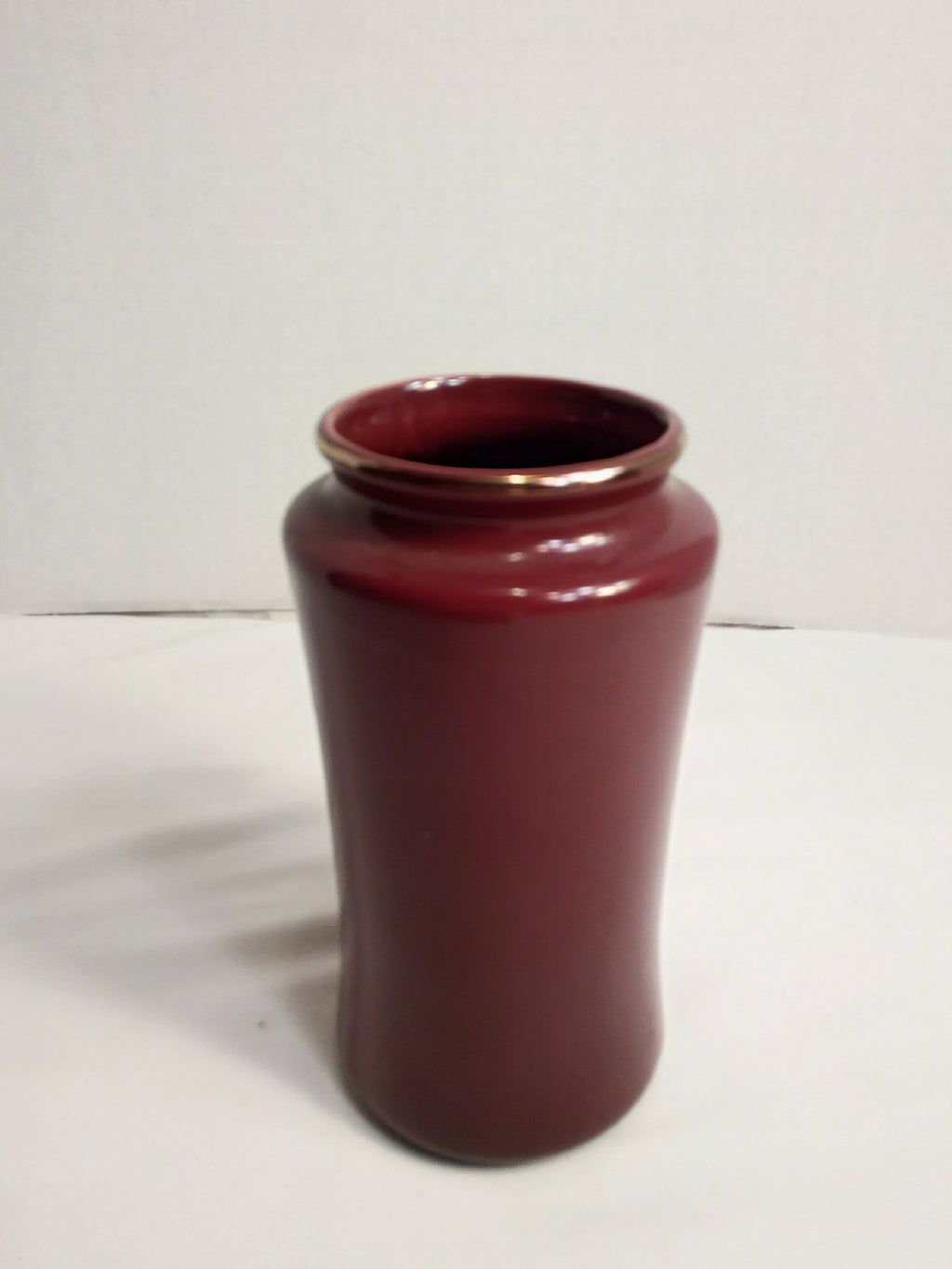 Peacock Gold Rim Vase with Gold Accents