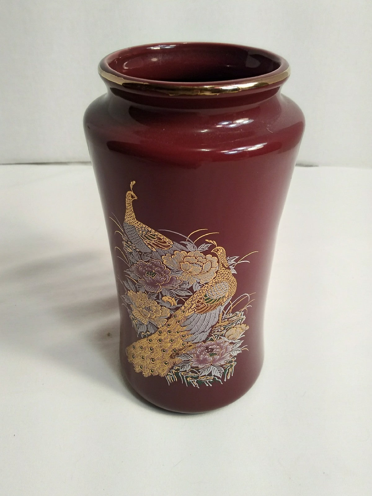 Peacock Gold Rim Vase with Gold Accents