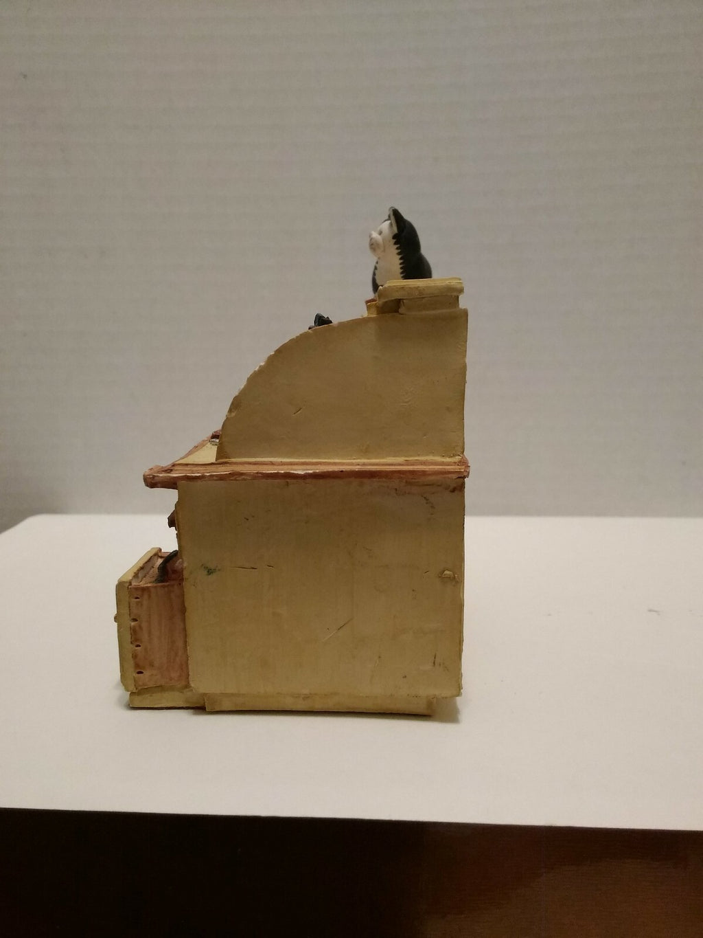 Miniature Ceramic Rolltop Desk With Cat
